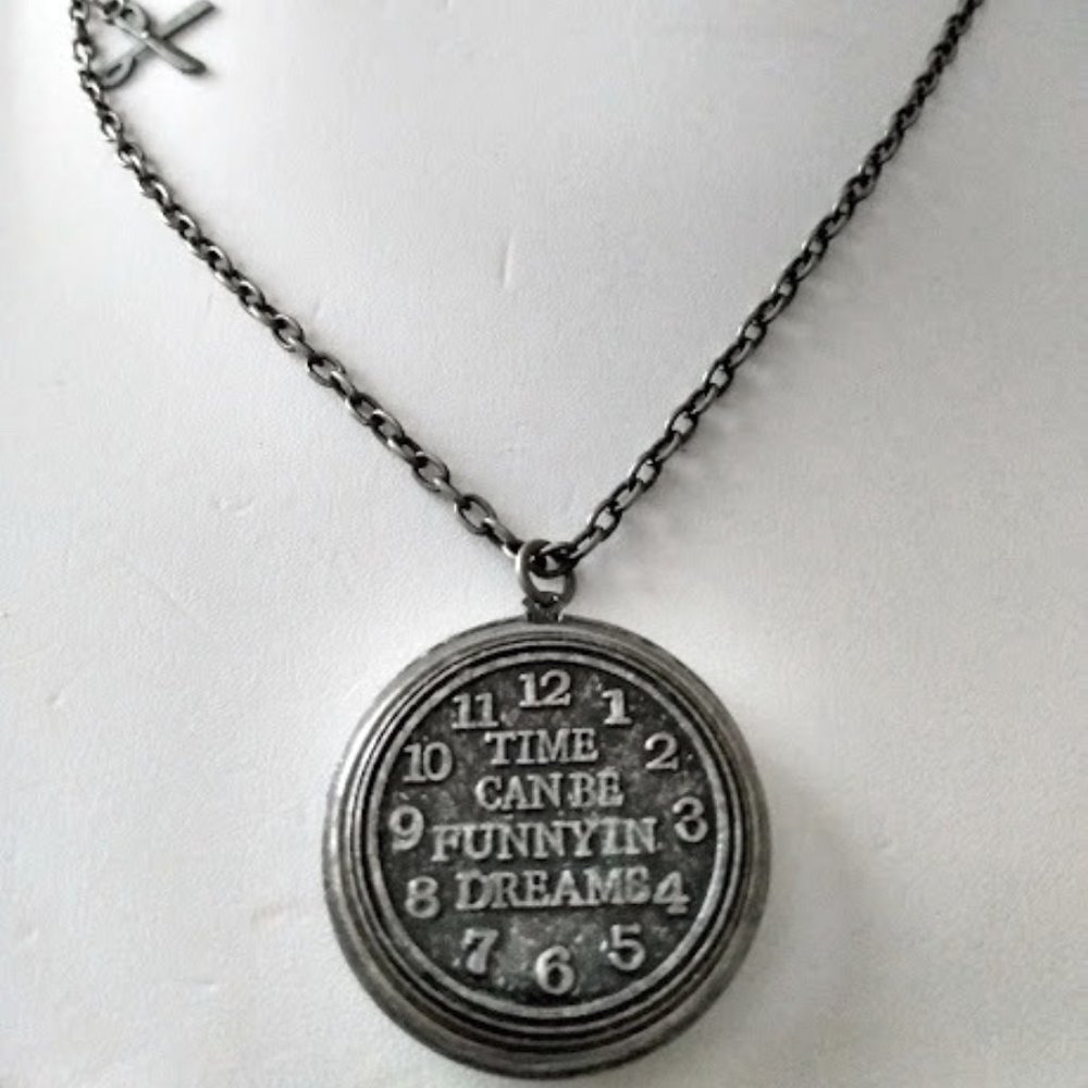 DISNEY ALICE IN WONDERLAND Johnny Depp Mad Hatter Time Funny in Dreams Necklace - Picture 5 of 5